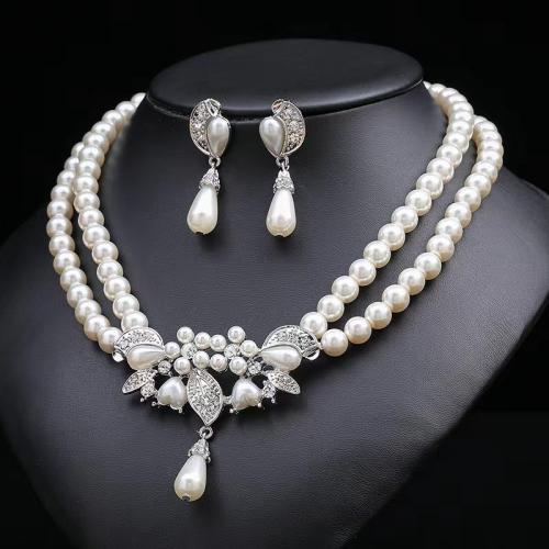 Sets de Joyas, Pendiente de stud & collar, aleación de zinc, con Perlas de vidrio, con 5cm extender cadena, 2 piezas & para mujer & con diamantes de imitación, plateado, longitud aproximado 45 cm, Vendido por Set