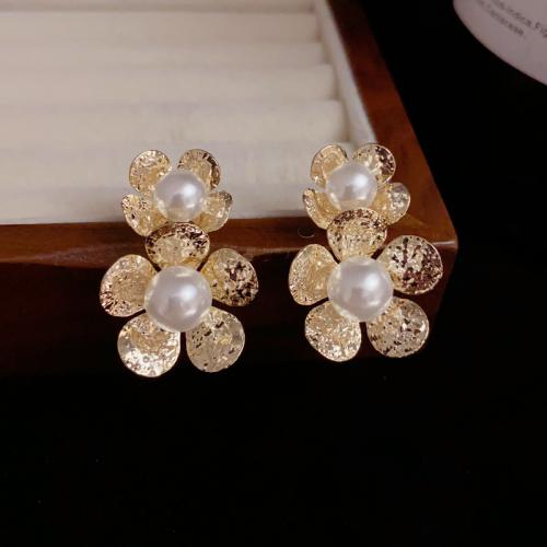 Brass Stud Earring with Plastic Pearl petals real gold plated for woman Sold By Pair