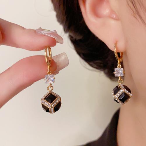 Boucles d'oreilles en laiton zircon cubique pavent, Plaqué d'or, pavé de micro zircon & pour femme, Or, 37x10mm, Vendu par paire