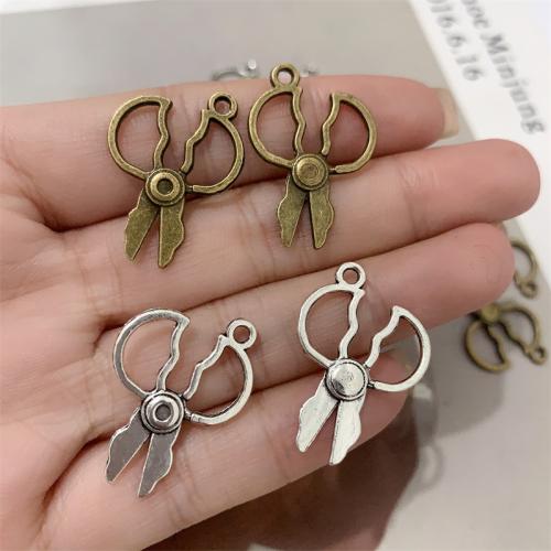 Zinc Alloy Scissors Pendants antique silver color plated DIY Sold By Bag