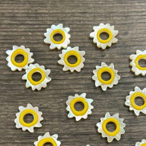 Natural White Shell Kralen, Chrysamthemum, DIY & glazuur, wit, 13x15mm, Verkocht door PC