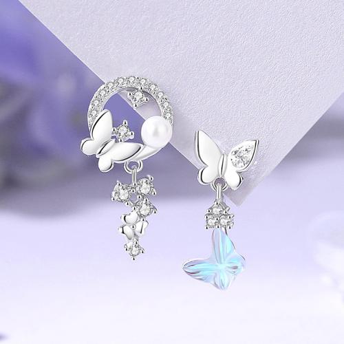 925 sterline d'argento Orecchini asimmetrici, with vetro & perla in plastica, Farfalla, placcato platino, Micro spianare cubic zirconia & per la donna, short earring size 6.9x16.8mm, long earring size 9.4x20mm, Venduto da coppia