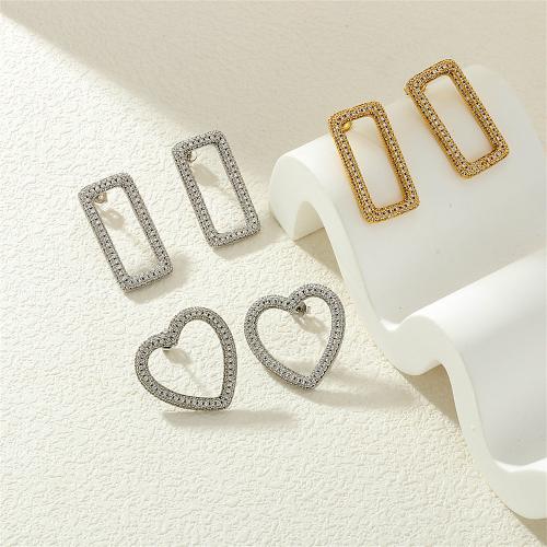 Boucles d'oreilles en laiton zircon cubique pavent, Placage, styles différents pour le choix & pavé de micro zircon & pour femme, plus de couleurs à choisir, protéger l'environnement, sans nickel, plomb et cadmium, Vendu par paire