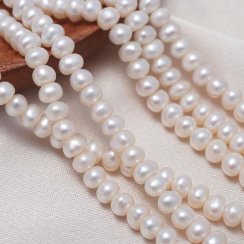 Přírodní sladkovodní perly perlí, Sladkovodní Pearl, Flat Round, DIY, bílý, 5-6mm, Otvor:Cca 0.7mm, Prodáno za Cca 36-37 cm Strand