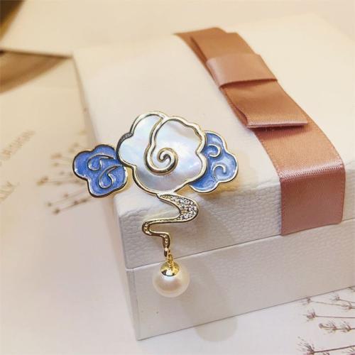 Zinc Alloy Brooches with Pearl Oyster & Plastic Pearl plated for woman & enamel & with rhinestone golden Sold By PC