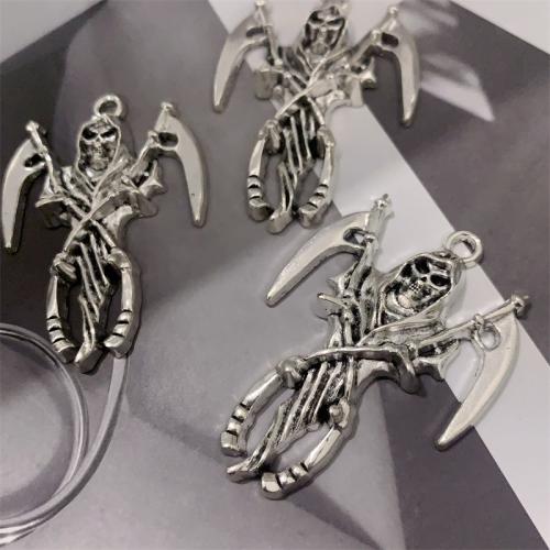 Zinc Alloy Skull Pendants antique silver color plated DIY Sold By Bag