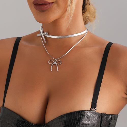 alliage de zinc collier, avec cuir PU, Noeud papillon, Double couche & pour femme, plus de couleurs à choisir, Vendu par PC