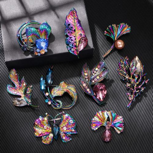 Zinc Alloy Brooches & for woman & with rhinestone Sold By PC