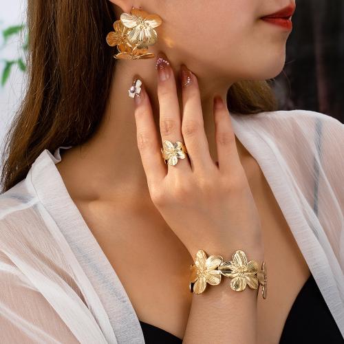 Zinc Alloy Jewelry Sets Stud Earring & cuff bangle & finger ring petals plated for woman gold Sold By Set