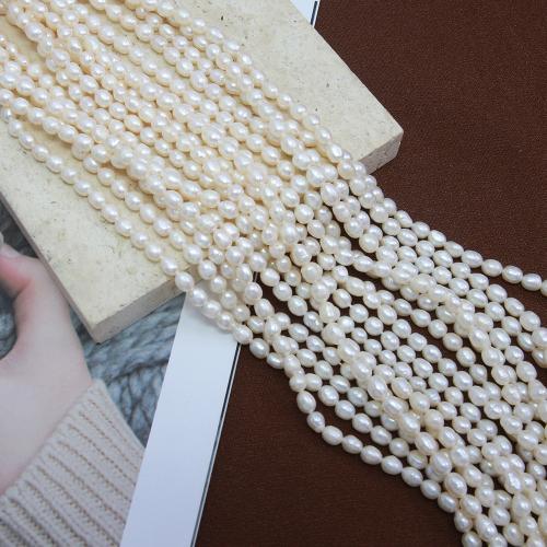 Rice ferskvandskulturperle Beads, Ferskvandsperle, Ris, du kan DIY, hvid, about:4-5mm, Solgt Per Ca. 38 cm Strand