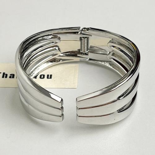 Cink Alloy Bangle Nakit, pozlaćen, modni nakit & za žene & šupalj, više boja za izbor, Inner diameter :6cm., Prodano By PC