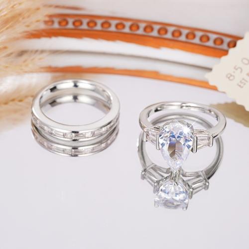 Ensemble de bagues en laiton, 2 pièces & normes différentes pour le choix & pavé de micro zircon & pour femme, Vendu par fixé