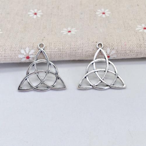 Pendentifs en alliage de zinc, triangle, Plaqué de couleur d'argent, DIY, 29x30x2mm, 100PC/sac, Vendu par sac