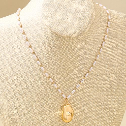 Zinc Alloy Jewelry Necklace with Plastic Pearl plated for woman golden Sold By PC