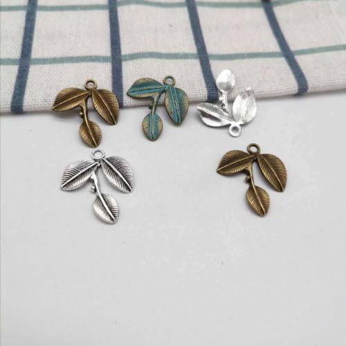 Pendants Sinc Alloy Leaf, plátáilte, DIY, dathanna níos mó le haghaidh rogha, 27x23mm, 100ríomhairí pearsanta/Mála, Díolta De réir Mála