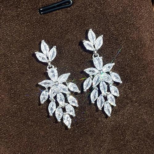 Boucles d'oreilles en laiton zircon cubique pavent, bijoux de mode & pavé de micro zircon & pour femme, 32mm, Vendu par paire