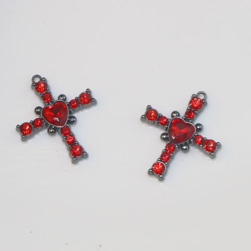 Sinc Alloy Rhinestone Pendants, Cross, dath airgid antique plátáilte, DIY & le rhinestone, dearg, nicil, luaidhe & caidmiam saor in aisce, 21.50x25.50x4.30mm, Díolta De réir PC