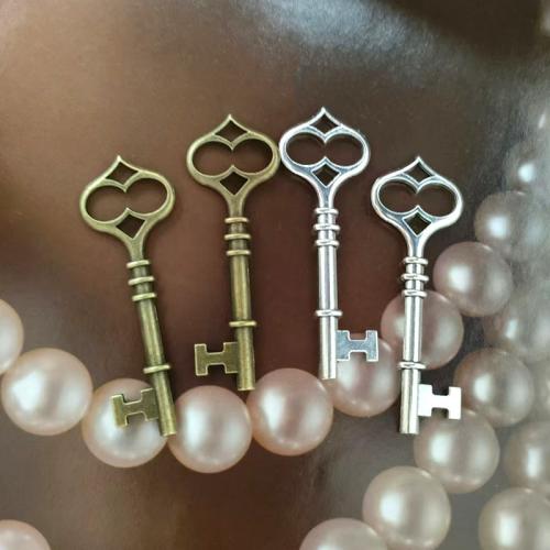 Zinc Alloy Key Pendants plated DIY Sold By Bag