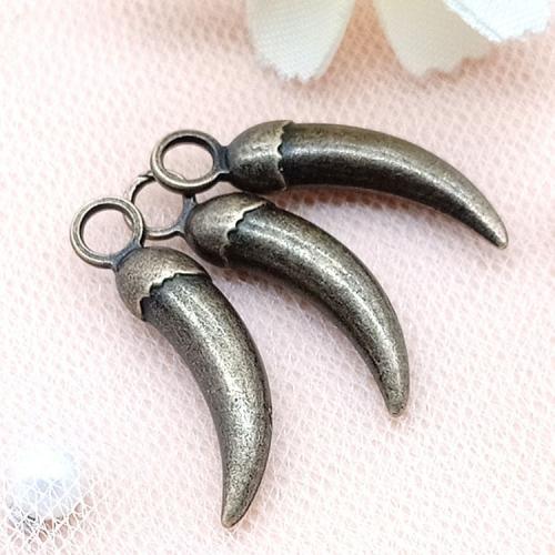 Zinc Alloy Pendants Pepper antique bronze color plated DIY Sold By Bag