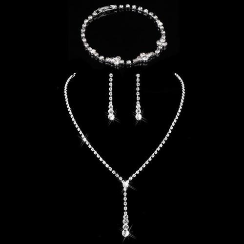 Set gioielli in lega di zinco, Bracciale & orecchino & Collana, lega in zinco, placcato, per la donna & con strass, nessuno, Size: Earrings 0.5*4cm necklace 31 and 18cm tail chain, bracelet 18cm, Venduto da set