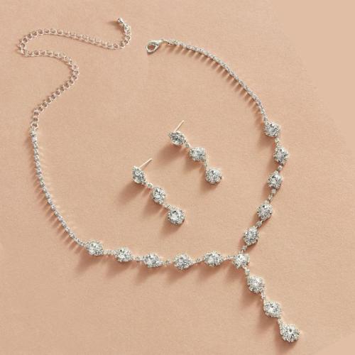 Zinklegering Sieraden Sets, Stud Oorbel & halsketting, Zinc Alloy, plated, voor vrouw & met strass, zilver, Verkocht door Stel