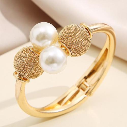 Zinc Alloy Bangle Smykker, med Plastic Pearl, guldfarve belagt, mode smykker, gylden, nikkel, bly & cadmium fri, Solgt af PC