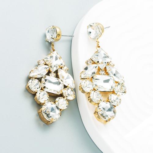 Zinc Alloy Stud Earring with Glass Rhinestone for woman & with rhinestone white Sold By Pair