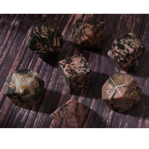 Dobbelstenen voor spelletjes, Rhodonite, Geometrisch Patroon, 7 stuks, Verkocht door Stel