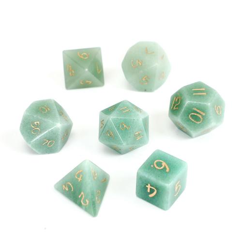 Dés pour jeux, aventurine vert, Motif géométrique, styles différents pour le choix, Vendu par PC