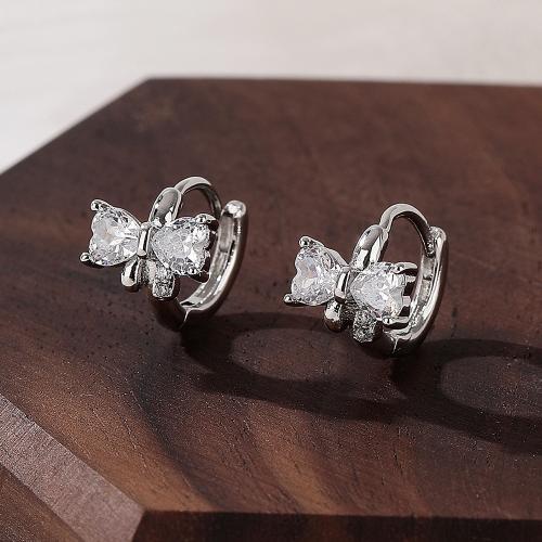 Cilindrata Zircone Orecchini in ottone micro pavimenta, Nodo di Cravatta, placcato, Micro spianare cubic zirconia & per la donna, color platino, Bow 9mm x 6mm bore 8mm, Venduto da coppia