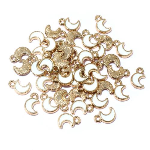 Zinc Alloy émail Pendants, alliage de zinc, lune, Placage de couleur d'or, DIY, blanc, protéger l'environnement, sans nickel, plomb et cadmium, 8x5mm, Environ 100PC/sac, Vendu par sac