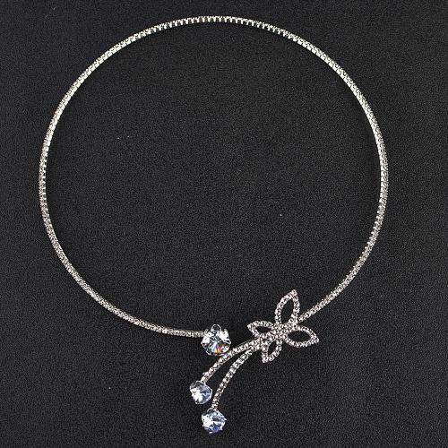 Kraag halskettingen, Messing, met Cubic Zirconia, plated, mode sieraden & voor vrouw & met strass, zilver, Diameter :11cm, Verkocht door PC