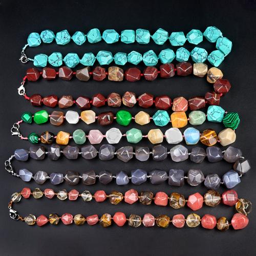 Halskettingen met edelstenen, Edelsteen, Nuggets, mode sieraden & verschillende materialen voor de keuze & voor vrouw, meer kleuren voor de keuze, about:10-20mm, Ca 25pC's/Strand, Per verkocht Ca 42 cm Strand