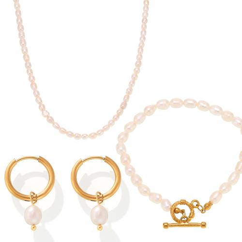 Naturliga Odlade Sötvatten Pearl Jewelry Sets, 304 rostfritt stål, med Freshwater Pearl, plated, mode smycken & olika stilar för val & för kvinna, gyllene, Säljs av PC