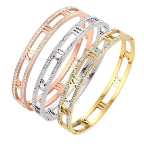 Acier titane bracelet ordinaire, Placage, avec chiffre romain & pour femme & avec strass, plus de couleurs à choisir, Diamètre intérieur:Environ 60mm, Vendu par PC