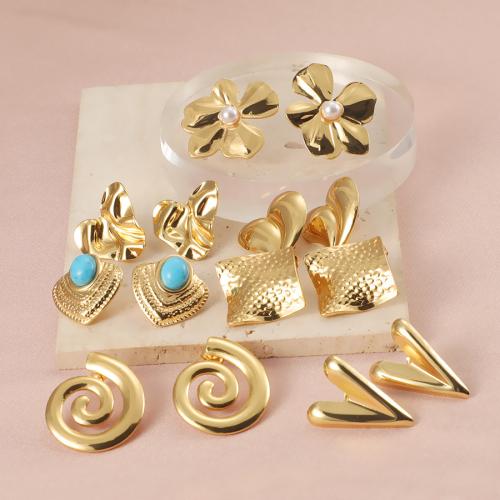 Boucle d'oreille de gaujon en acier inoxydable, Acier inoxydable 304, avec turquoise & perle de plastique, Placage de couleur d'or, styles différents pour le choix & pour femme, plus de couleurs à choisir, Vendu par paire