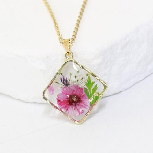 Resin Pendant with Dried Flower & Zinc Alloy Geometrical Pattern epoxy gel Unisex Sold By PC