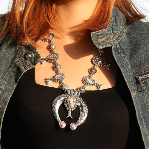 Mode erklæring Halskæde, Rhinestone, med Zinc Alloy, mode smykker, flere farver til valg, Solgt af sæt