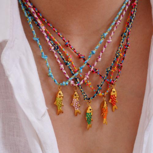Partículas de aço colar, with Corda de poliéster, with 2inch extender chain, Peixe, cromado de cor dourada, Vario tipos a sua escolha & para mulher & esmalte, comprimento Aprox 15.7 inchaltura, vendido por PC