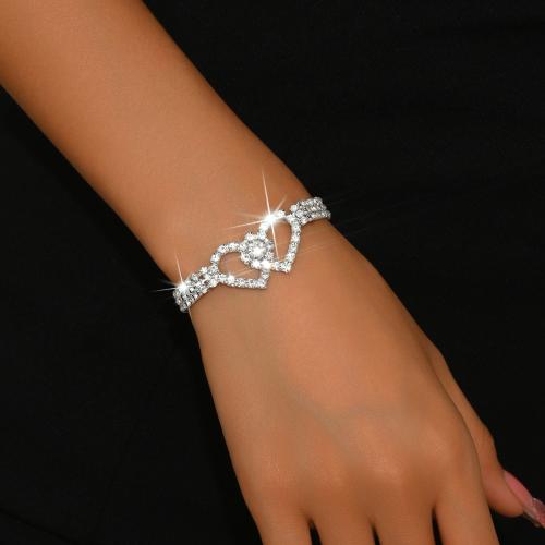 Prás Bracelet, Croí, dath airgid plated, do bhean & le rhinestone, Fad Thart 7.3 Inse, Díolta De réir PC