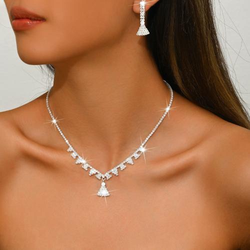 Sárgaréz Jewelry Set, fülbevaló & nyaklánc, galvanizált, 2 darab & mikro egyengetni cirkónia & a nő, több színt a választás, Által értékesített Set