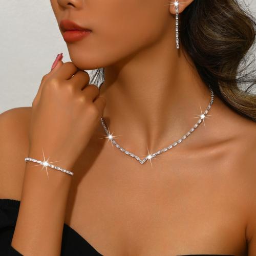 Sárgaréz Jewelry Set, karkötő & fülbevaló & nyaklánc, ezüst színű bevonattal, három darab & mikro egyengetni cirkónia & a nő, Által értékesített Set