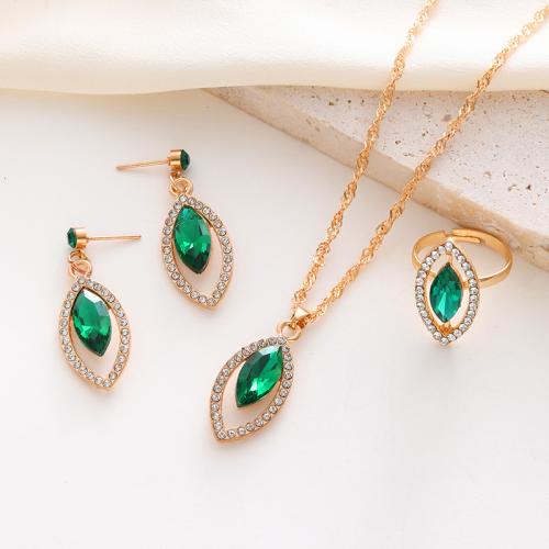 Cink ötvözet Jewelry Set, finger ring & fülbevaló & nyaklánc, -val Kristály, Könnycsepp, arany színű aranyozott, három darab & a nő & strasszos, több színt a választás, Méret:6-8, Hossz Kb 18-20 inch, Által értékesített Set