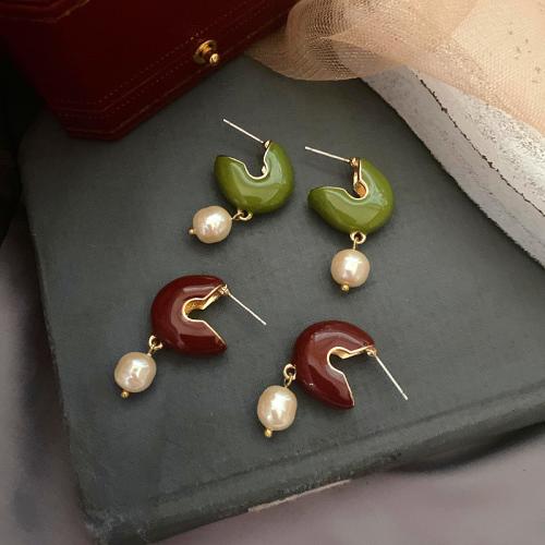 aleación de zinc Pendientes con Colgantes, con Perlas plásticas, chapado en color dorado, para mujer & esmalte, más colores para la opción, earring length 20-30mm, Vendido por Par