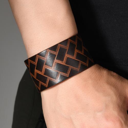 cuir de peau de vache bracelet, avec fer, Motif géométrique, fait à la main, Vintage & unisexe & réglable, plus de couleurs à choisir, Vendu par PC