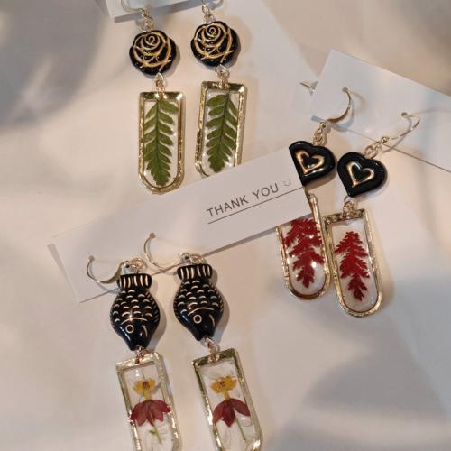 Zinc Alloy Drop Earring with Dried Flower & Plastic fashion jewelry & for woman & epoxy gel Sold By PC