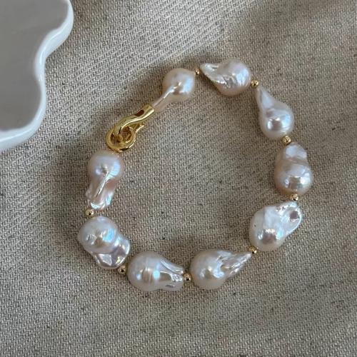 Pulseras de Perlas Freshwater, Perlas cultivadas de agua dulce, con metal, chapado en color dorado, Joyería, Blanco, 11x13mm, Vendido por Sarta