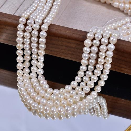 Přírodní sladkovodní perly perlí, Sladkovodní Pearl, Mírně kulaté, DIY, bílý, 5x6mm, Prodáno By Strand