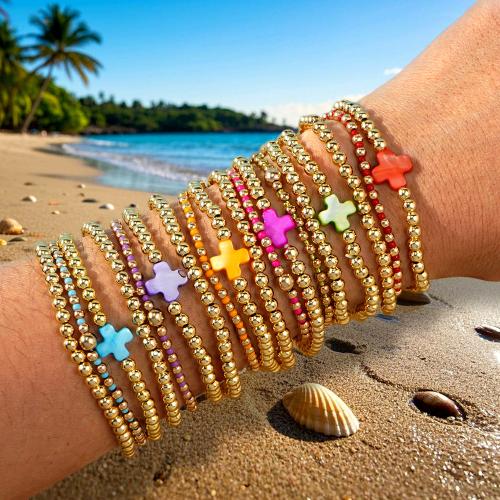 Pulseras de latón, Nácar, con metal, chapado en color dorado, Joyería, más colores para la opción, 3Strandsfilamento/Set, Vendido por Set