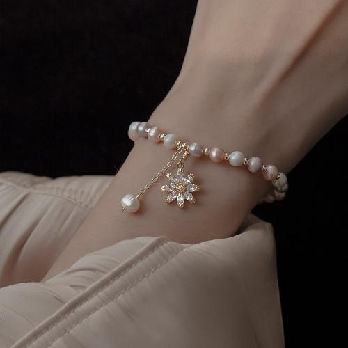 Bracelet en perles de culture d'eau douce, perle d'eau douce cultivée, avec alliage de zinc, Baroque, Placage de couleur d'or, bijoux de mode & pavé de micro zircon, plus de couleurs à choisir, 7-8MM, Vendu par 18 cm brin